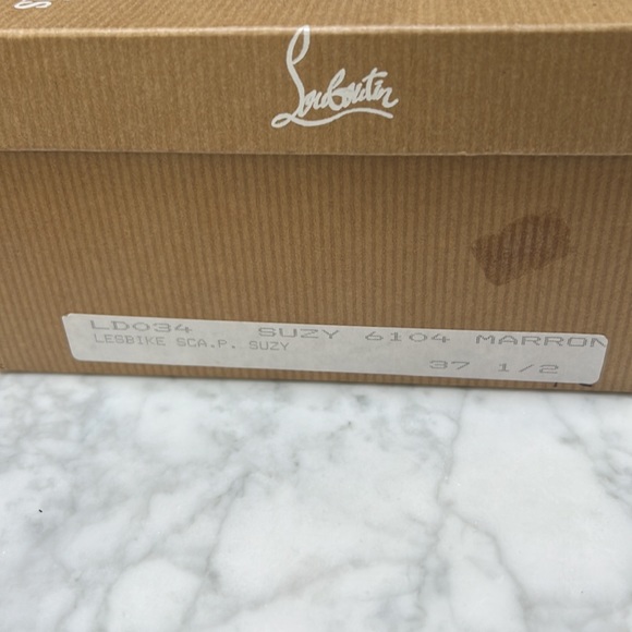 Louboutin Chocolate Brown Dorsay Kitten Heel Pumps. 37.5 - Picture 6 of 8